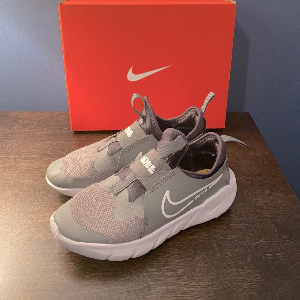 Nike flex runner sneakers